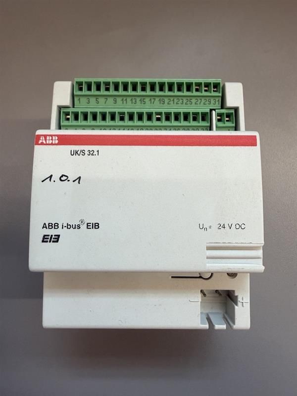 ABB Universal E/A-Konzentrator 32fach 7937870 – Bild 2 von 2