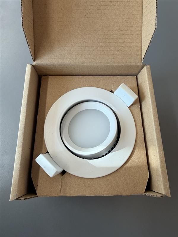 Loxone LED Spot RGBW Tree V1 100269